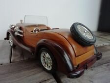 Holz-Modell-Auto  Oldtimer