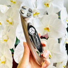 KÜNSTLER & CO. Miss Arrivo