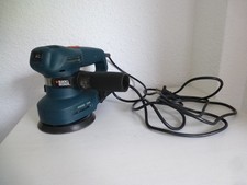 Black und Decker KA220 155W Schleifer Schwingschleifer + 477606-00 Basisplatte