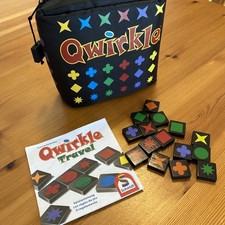 Qwirkle Travel Schmidt Spiele 49270 – Spiel des Jahres 2011, Reisespiel Holz