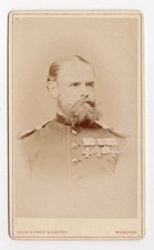 CDV Foto Soldat Ordensspange