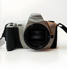 Canon EOS 300 analoge Spiegelreflexkamera, getestet mit Canon Umhängeband