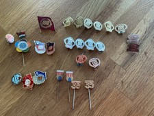 diverse Anstecker und Nadeln