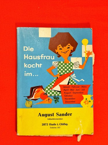 Die hausfrau kocht - hausfrau, im