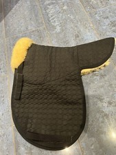 Lammfell Satteldecke