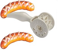 GEBRAUCHT CARACT Wurstroller Wurst Roller einschneiden Rote Bratwurst Grill BBQ
