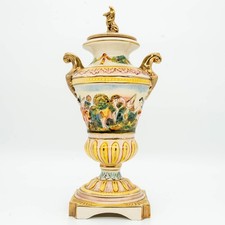 Porzellan Prunk-Vase im Capodimonte-Stil Putten Relief handgemalt Gold