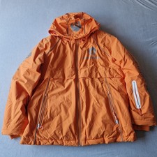 Winterjacke mit Kapuze von