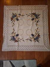 Weihnachtstischdecke gestickt 