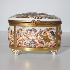 große antike ovale Dose -