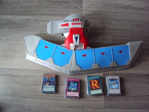Duel disk duell - yu-gi-oh!,