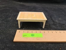 Tisch Couchtisch Beistelltisch Wohnzimmer Puppenhaus Puppenstube antik alt