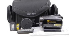 Sony HDR-SR12E Full HD-AVCHD Handycam Camcorder 120 GB + Zubehörpaket - Händler
