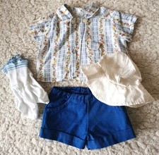 süsses antikes Puppenoutfit