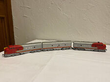 Märklin HO Santa Fe F7 2 Diesellok. m. Mittelwagen Rot/Silber 3060/4060/3060