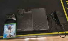 Microsoft Xbox One Konsole mit
