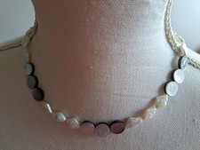 Kette / Collier mit Perlmutt-artigen Kettenglieder Halskette Länge 46 cm neu