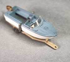 Wiking Motorboot auf Anhänger