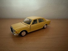 Cursor 576 1:35 Mercedes 200D-280E in Gelb