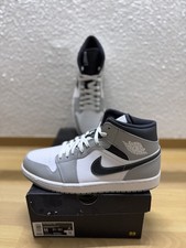 Nike Air Jordan 1 Mid Light