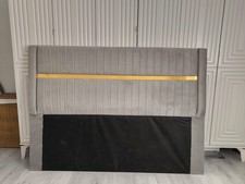 Luxuriöses Bettkopfteil mit goldener Akzentleiste 160 cm Samt Grau/Gold