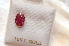 Einzelner Rubin Ohrstecker - 0,80 ct. - 10. Kt. Gold - 417 - Ruby - Oval Schliff