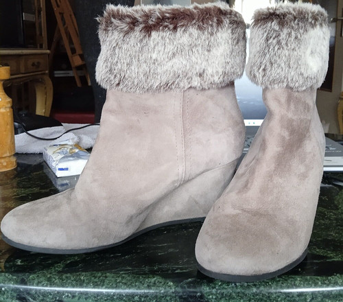 Stiefelette gefüttert