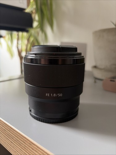 Sony 8 fe sel50f18f - f/1.8,