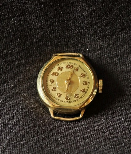 Kleine alte damen - alte, damen-armbanduhr