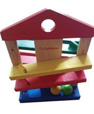 Bunte Holz-Kugelbahn / Motorikspielzeug im Haus-Design Der Marke Eichhorn