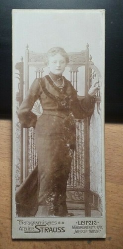 Stehende junge frau paravent - stehende,