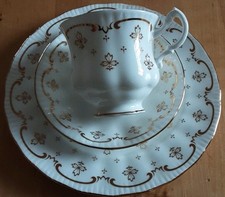 Royal Osborne Sammeltasse Englisches Porzellan Bone China  Gedeck sehr guter Zus