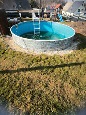 Swimmingpool mit Treppe 