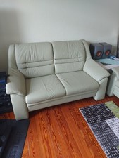 HIMOLA LEDERCOUCH 2 + 3 SITZER, FARBE HEUGRÜN.  3 Sitzer mit Schlaffunktion