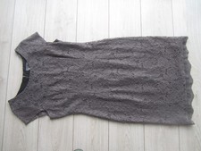 Etuikleid aus  Spitze