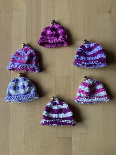 Handgestrickte eierwärmer - handgestrickte,