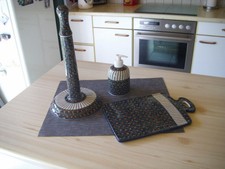 Bunzlauer Keramik 3tlg. Küchenrollenhalter+Seifenspender+großes Schneidebrett