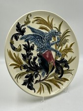 Historismus Wappen Teller Majolika Relief Wandteller mit Drachen um 1880 