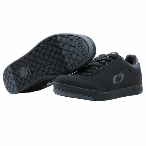 Neal pumps flat - flat, dirt