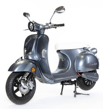 Elektro Roller Retro Vespa Style 4500W Reichweite 100km Vmax 85km/h silber