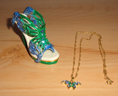 Just the right shoe metall - shoe,