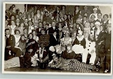10713568 - Fasching Gruppenfoto Kostueme Brauchtum Karneval