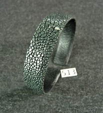 513) Rochenleder Armreif 1,5