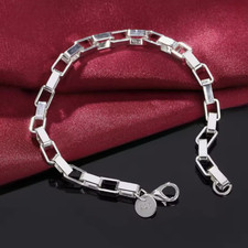 modernes Armband quadratische