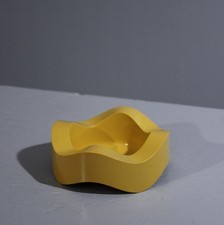 Stapelbarer Aschenbecher von