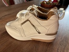 Tolle Damen Sneaker mit Keilabsatz, neuwertig, sehr gut erhalten, Gr. 36