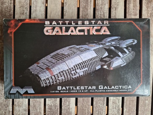 Moebius models battlestar - models,