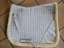 weiße DR Schabracke von BUSSE - innen halber mit weichem Fell gepolstert