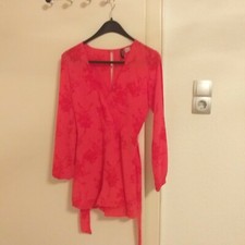 Roter Damen-Overall, Größe