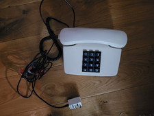 Altes Telefon mit Tasten POST